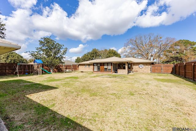 445 Venzule Dr, Brusly, LA 70719