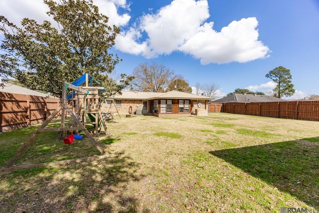 445 Venzule Dr, Brusly, LA 70719
