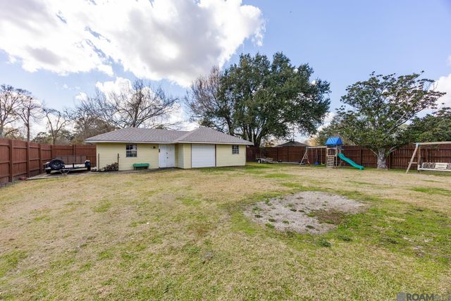 445 Venzule Dr, Brusly, LA 70719