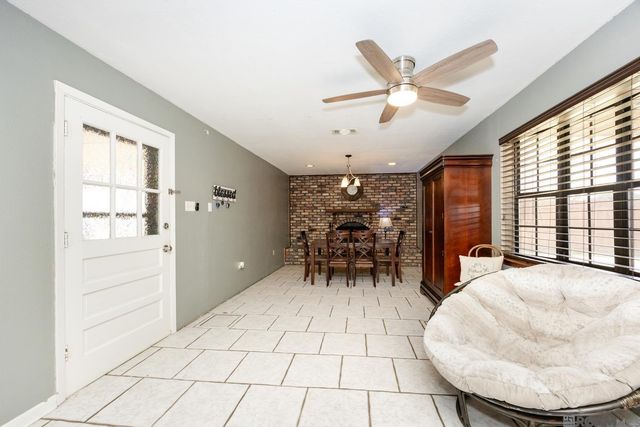 445 Venzule Dr, Brusly, LA 70719