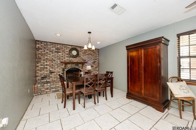 445 Venzule Dr, Brusly, LA 70719