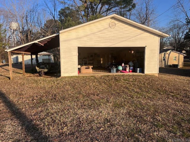 2025 Seagraves Road, Pocahontas, AR 72455