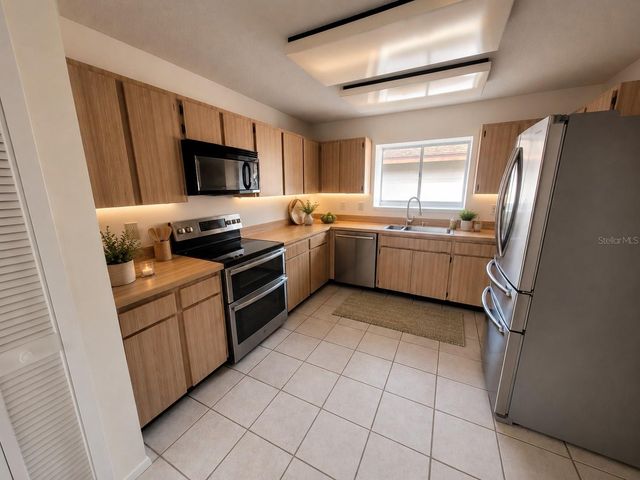 7125 SILVERMILL DRIVE, Tampa, FL 33635