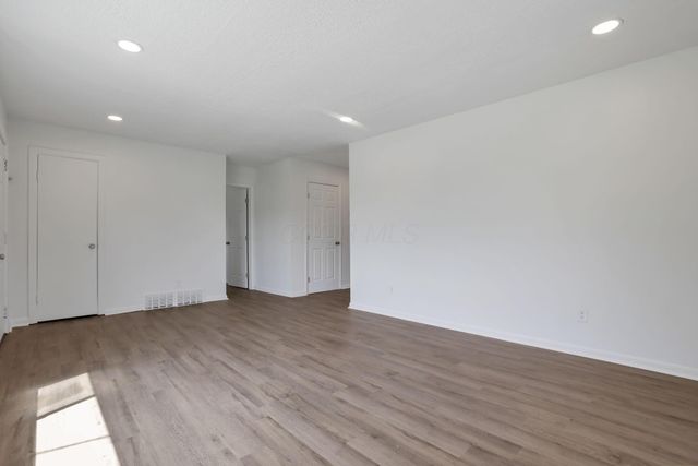 1910 Rosemont Avenue, Columbus, OH 43223