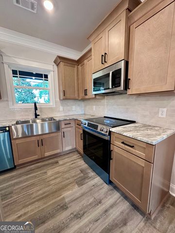 213 Lydia Drive, Bonaire, GA 31005