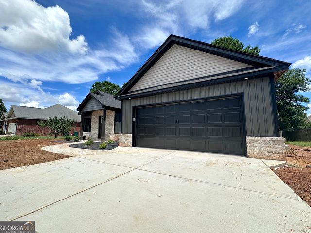 213 Lydia Drive, Bonaire, GA 31005