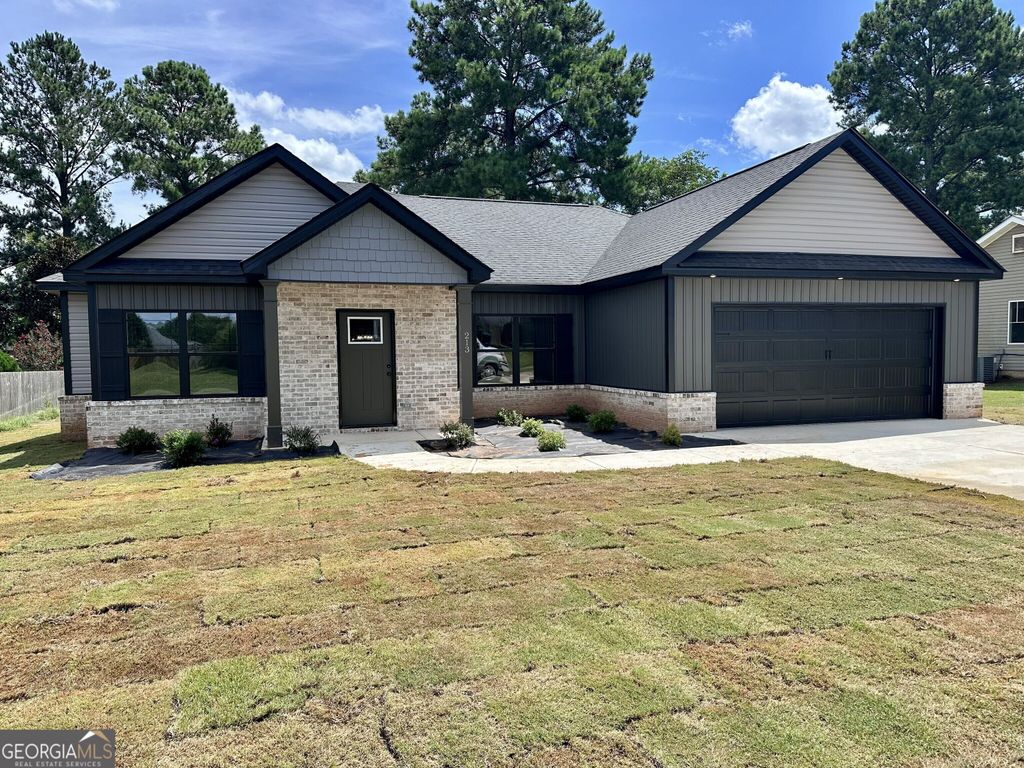 213 Lydia Drive, Bonaire, GA 31005