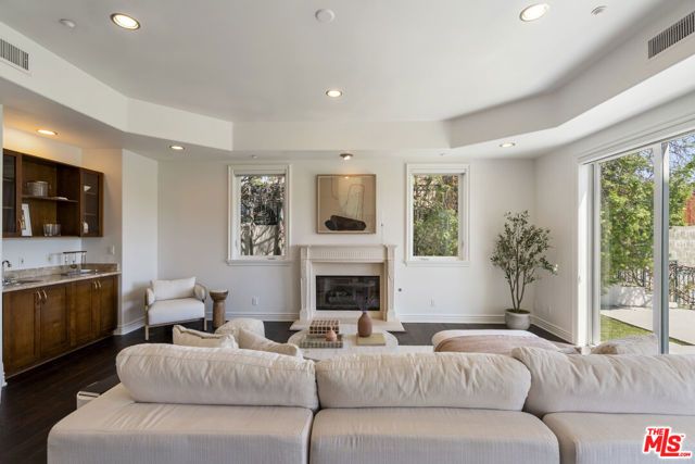4726 San Sebastian Drive, Woodland Hills (los Angeles), CA 91364
