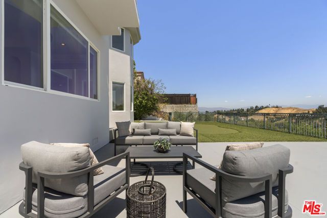 4726 San Sebastian Drive, Woodland Hills (los Angeles), CA 91364