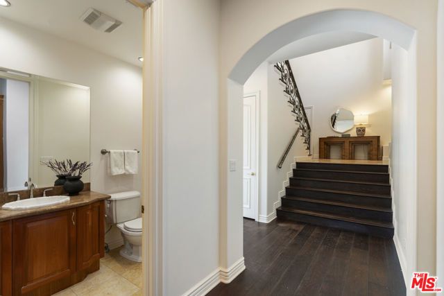 4726 San Sebastian Drive, Woodland Hills (los Angeles), CA 91364