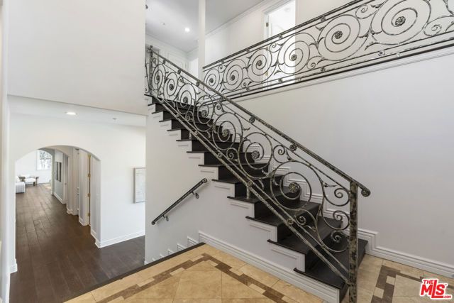 4726 San Sebastian Drive, Woodland Hills (los Angeles), CA 91364