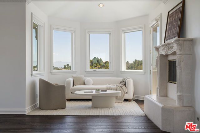 4726 San Sebastian Drive, Woodland Hills (los Angeles), CA 91364