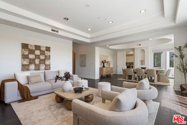 4726 San Sebastian Drive, Woodland Hills (los Angeles), CA 91364