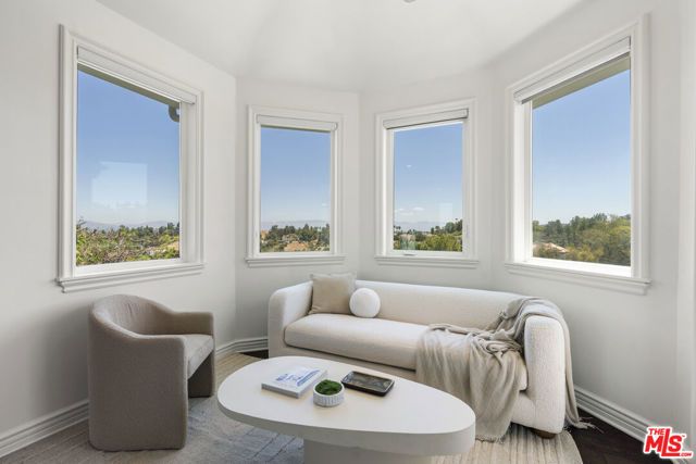 4726 San Sebastian Drive, Woodland Hills (los Angeles), CA 91364