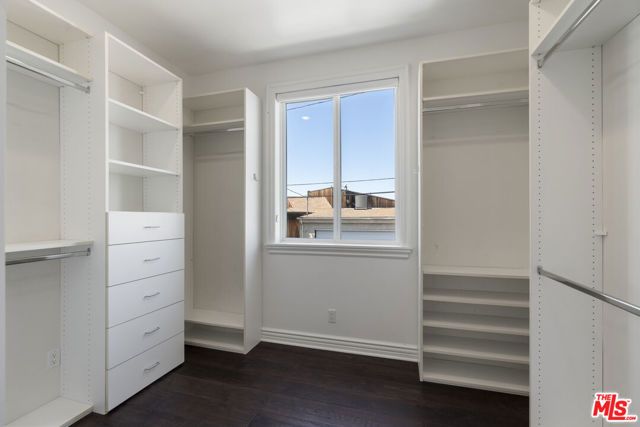 4726 San Sebastian Drive, Woodland Hills (los Angeles), CA 91364