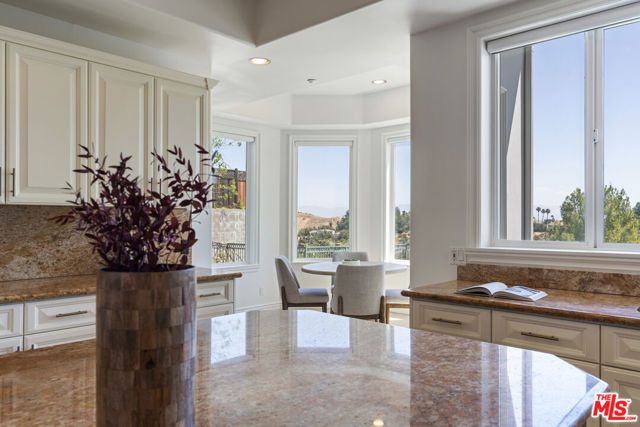 4726 San Sebastian Drive, Woodland Hills (los Angeles), CA 91364