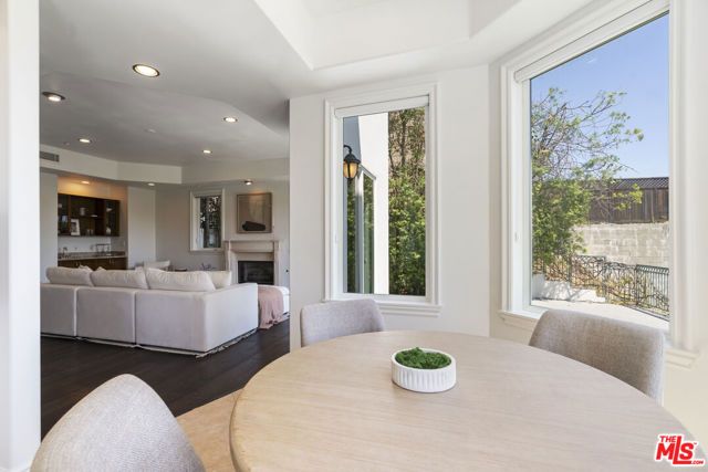 4726 San Sebastian Drive, Woodland Hills (los Angeles), CA 91364