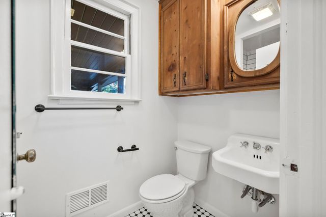 310 Cardinal Drive, Taylors, SC 29687