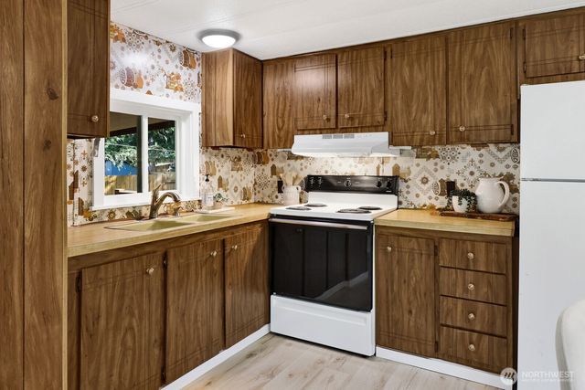 6219 Shamrock Road, Maple Falls, WA 98266