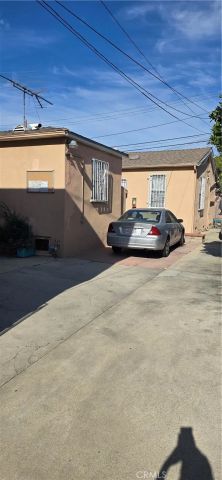 2944 8th Avenue, Los Angeles, CA 90018