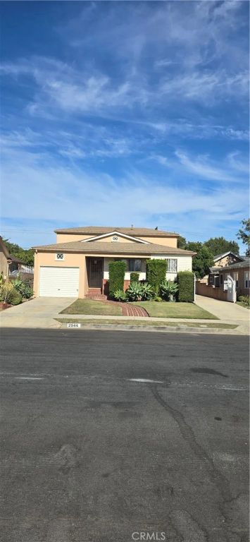 2944 8th Avenue, Los Angeles, CA 90018