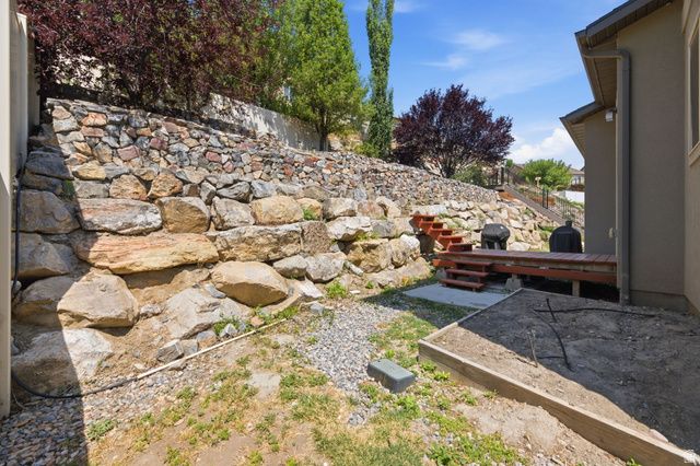 7755 N BROOKWOOD DR, Eagle Mountain, UT 84005