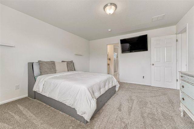 25586 E Maple Avenue, Aurora, CO 80018