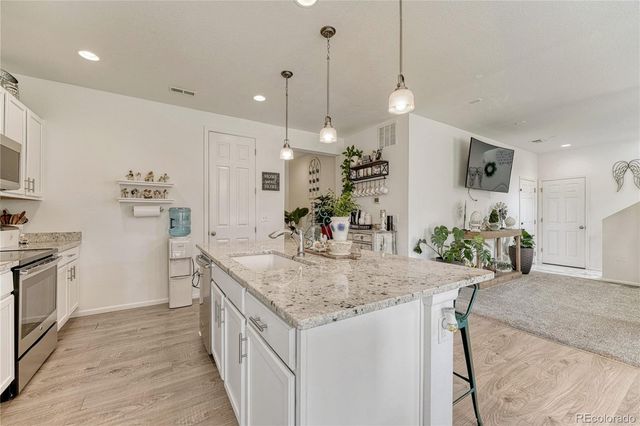 25586 E Maple Avenue, Aurora, CO 80018