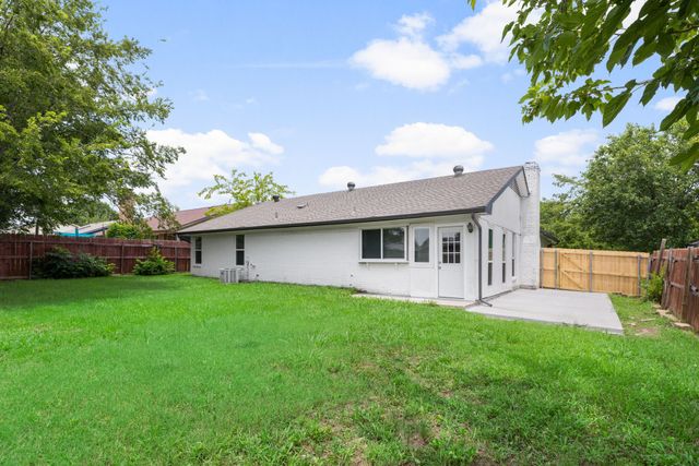2032 Cedarwood Drive, Carrollton, TX 75007