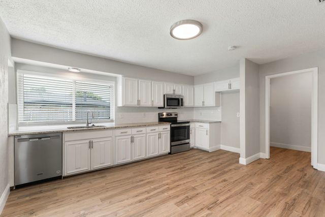 2032 Cedarwood Drive, Carrollton, TX 75007