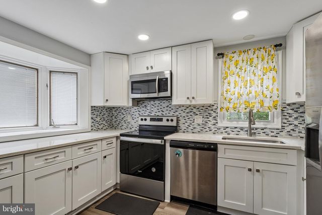 8615 MYRTLE AVE, Bowie, MD 20715