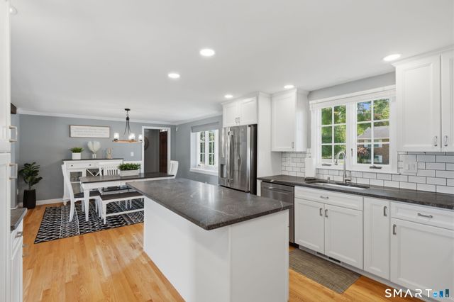 9 Pond Side Drive, Wethersfield, CT 06109