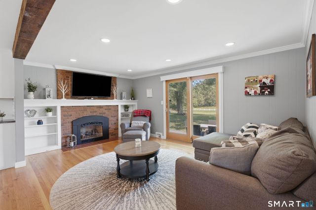 9 Pond Side Drive, Wethersfield, CT 06109