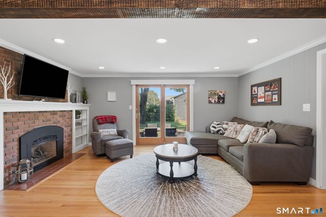 9 Pond Side Drive, Wethersfield, CT 06109
