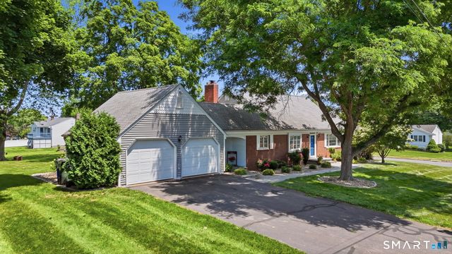 9 Pond Side Drive, Wethersfield, CT 06109