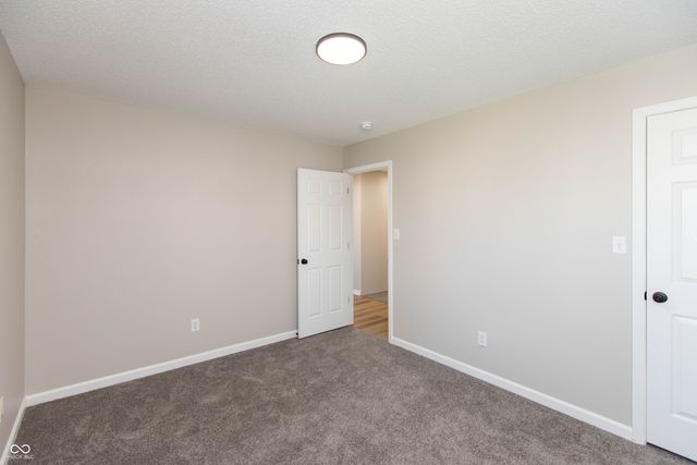 181 Woodstream Court, Greenfield, IN 46140