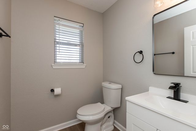 181 Woodstream Court, Greenfield, IN 46140