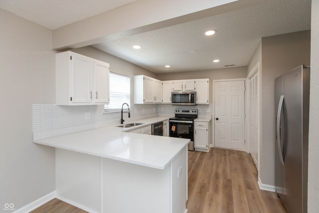 181 Woodstream Court, Greenfield, IN 46140