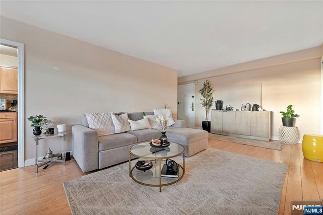 8800 Boulevard East 8D, North Bergen, NJ 07047