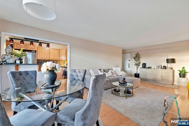8800 Boulevard East 8D, North Bergen, NJ 07047