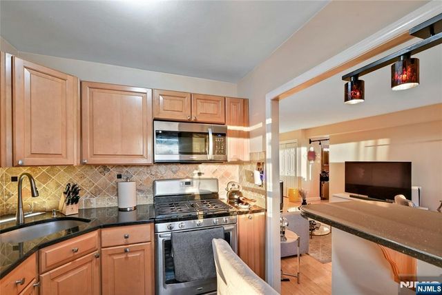 8800 Boulevard East 8D, North Bergen, NJ 07047