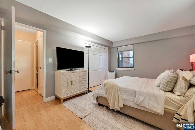 8800 Boulevard East 8D, North Bergen, NJ 07047