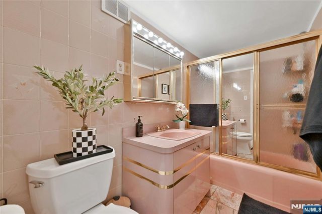 8800 Boulevard East 8D, North Bergen, NJ 07047