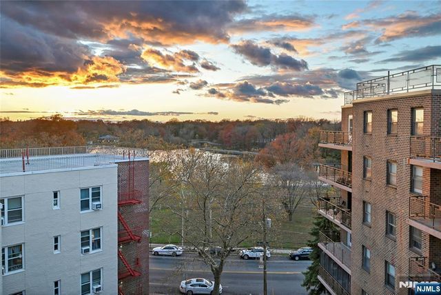 8800 Boulevard East 8D, North Bergen, NJ 07047
