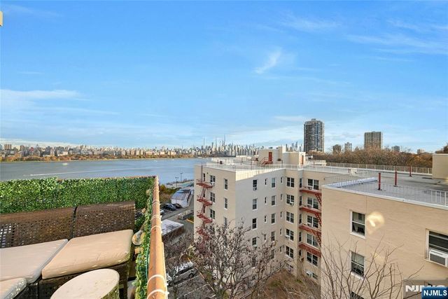 8800 Boulevard East 8D, North Bergen, NJ 07047