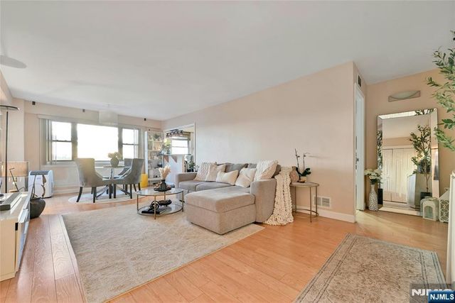 8800 Boulevard East 8D, North Bergen, NJ 07047