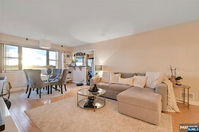 8800 Boulevard East 8D, North Bergen, NJ 07047