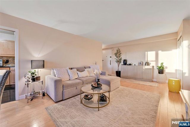 8800 Boulevard East 8D, North Bergen, NJ 07047
