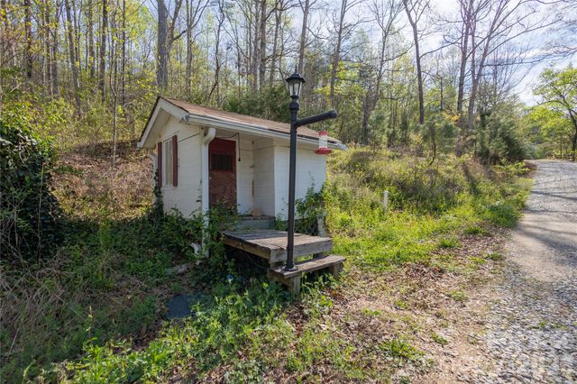 261 Groves Parkway, Union Mills, NC 28167