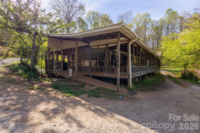 261 Groves Parkway, Union Mills, NC 28167